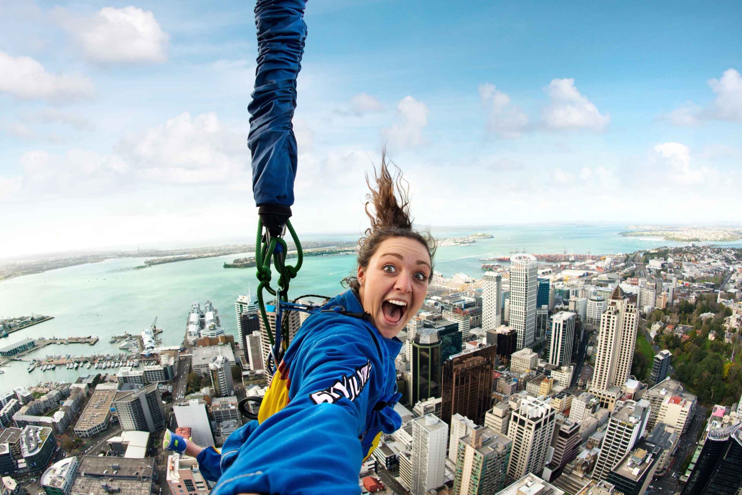 Auckland: SkyJump med inngangsbillett til Sky Tower