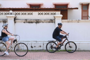 Bangkok: Bike and Canal Boat Tour with Lunch
