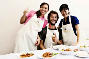 Bangkok: Half-Day Thai Cooking Class with Market Tour