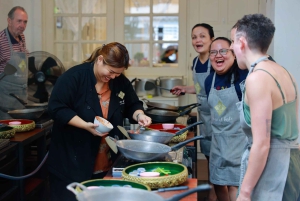 Bangkok: Hands-on Thai Cooking Class and Market Tour