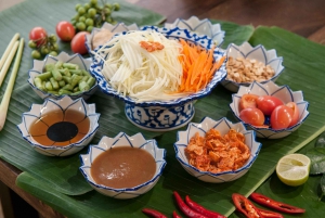 Bangkok: Hands-On Thai Cooking Class & Morning Market Tour