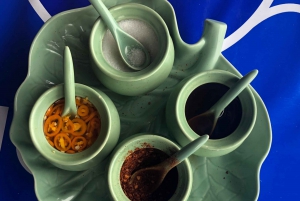 Best Of Bangkok: Temples & Long-tail Boat Tour with Lunch