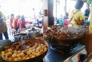 From Bangkok: Chachoengsao Tour and Bang Pakong River Cruise