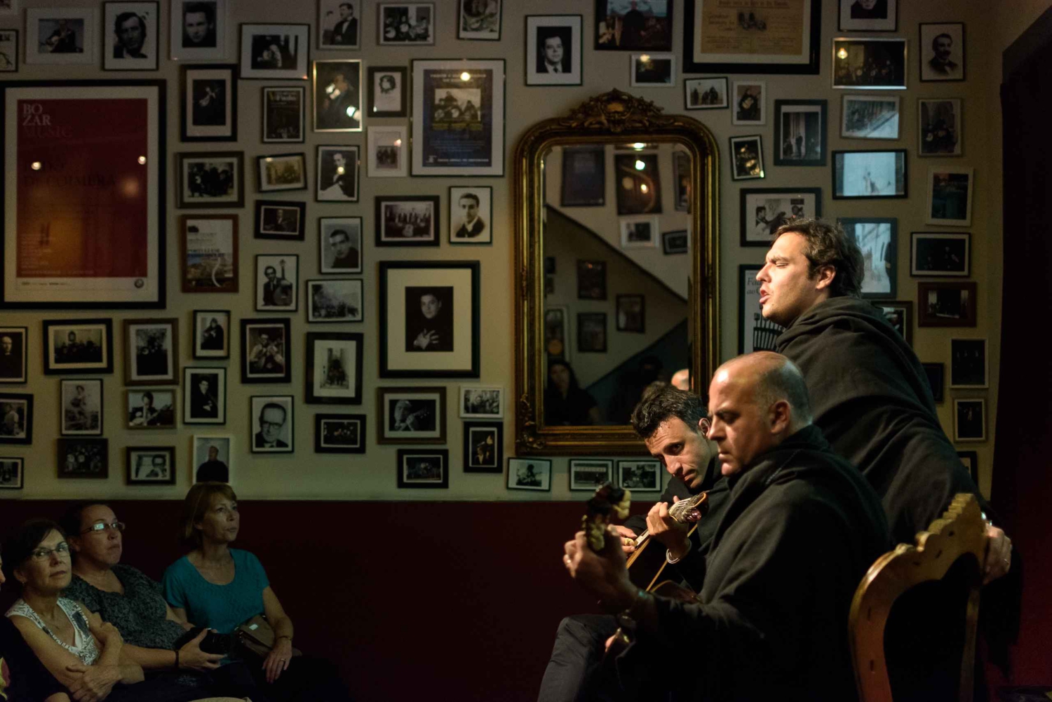 Coimbra: Fado-Live-Show mit einem Glas Portwein
