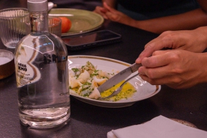 バルセロナ：地元シェフと一緒にカタルーニャ風タパスを味わいましょう