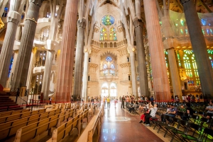Barcelona: Sagrada Familia Fast-Track Ticket