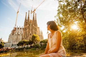 Barcelona: Sagrada Familia Fast-Track Ticket