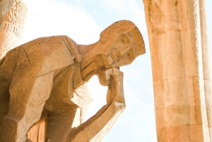 Destaques: Sagrada Família, Parque Güell, Montjuïc e Bairro Gótico