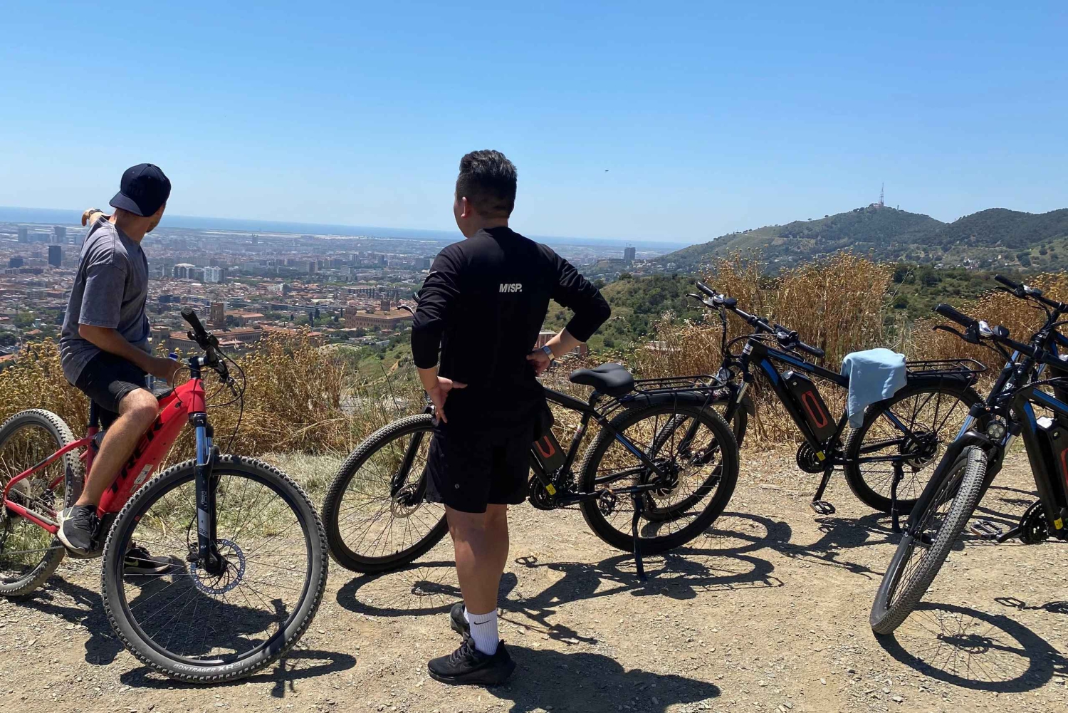 De Barcelona a Tibidabo: Passeio de eBike com jóias escondidas e vistas panorâmicas