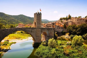Von Barcelona aus: Besalú & Mittelalterliche Städte Tour mit Abholung vom Hotel