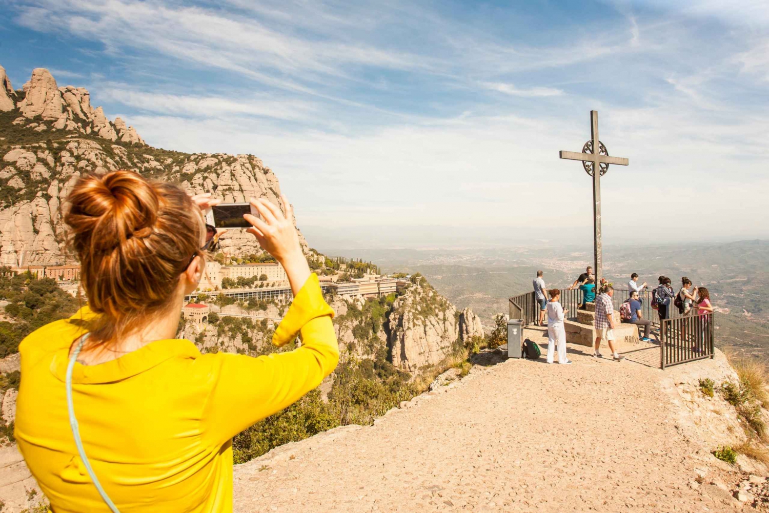 Barcelona: Montserrat com visita a uma adega e almoço numa quinta