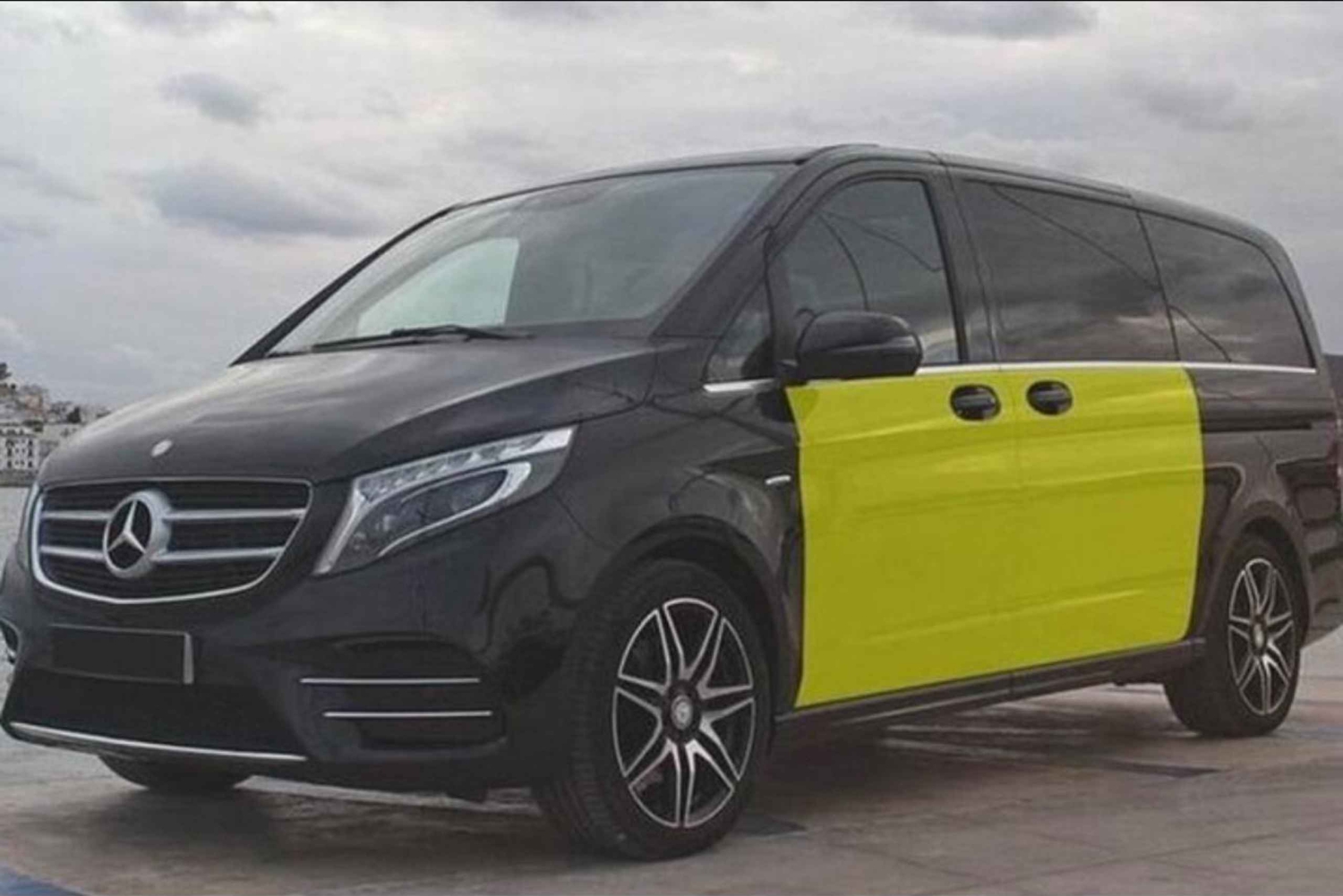 Prywatny transfer z portu wycieczkowego na lotnisko w Barcelonie