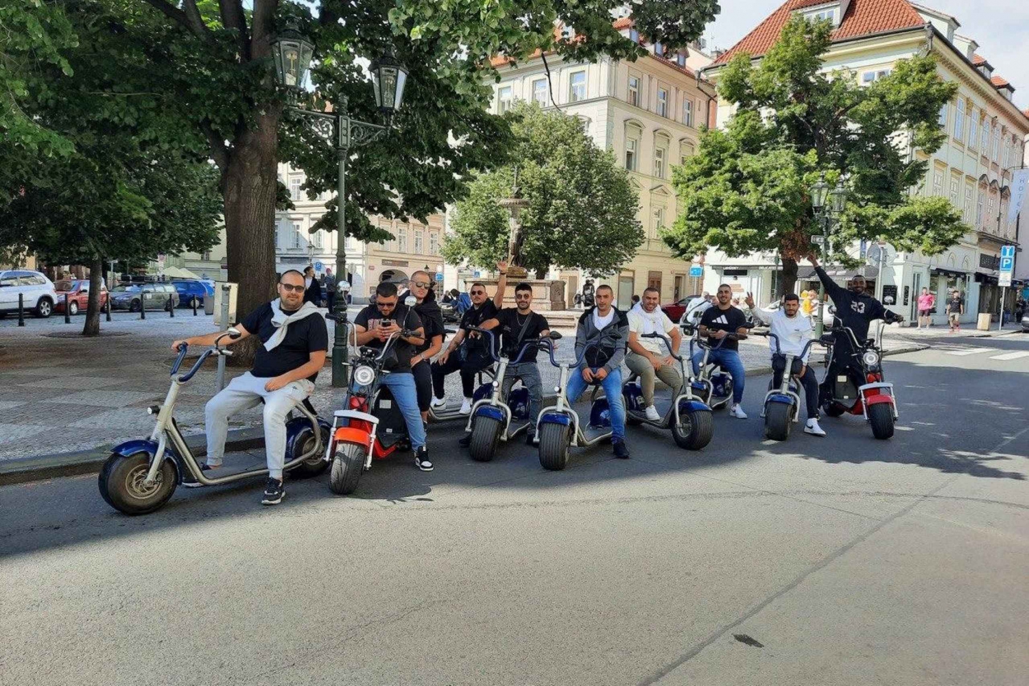 Berlin: 2-godzinna wycieczka po mieście z przewodnikiem na skuterze Fat Scooter