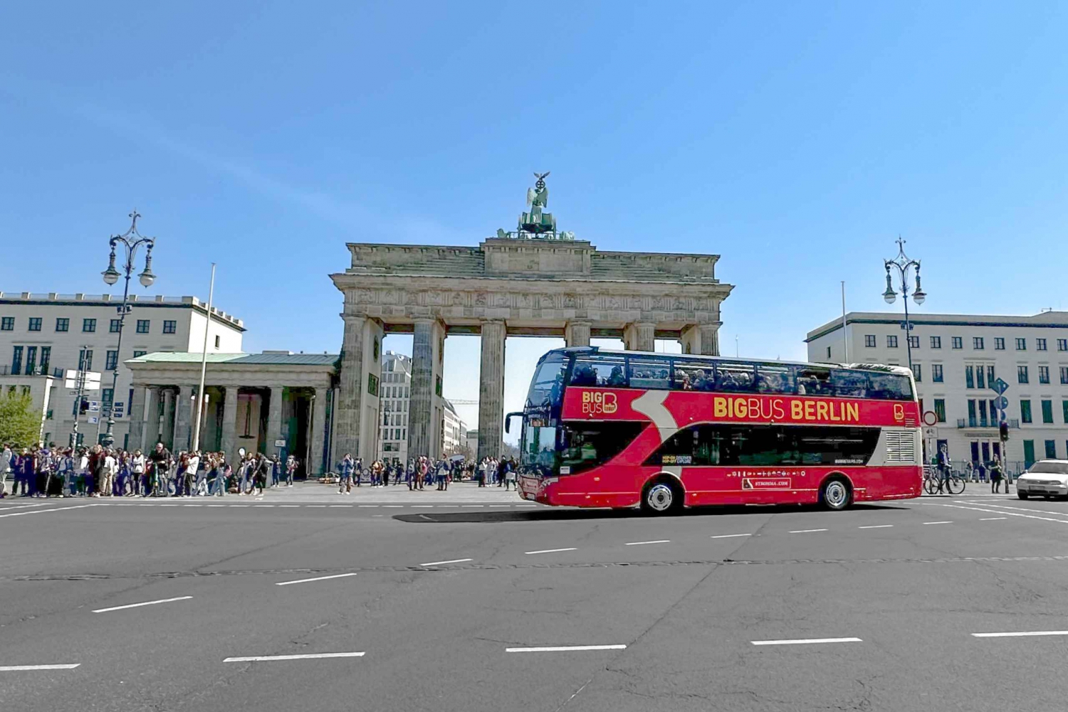 Berlin: Big Bus Hop-On Hop-Off Sightseeing Tour & Currywurst