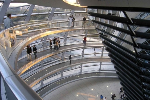 Berlin: Omvisning i Riksdagen, Kuppel og regjeringskvartalet