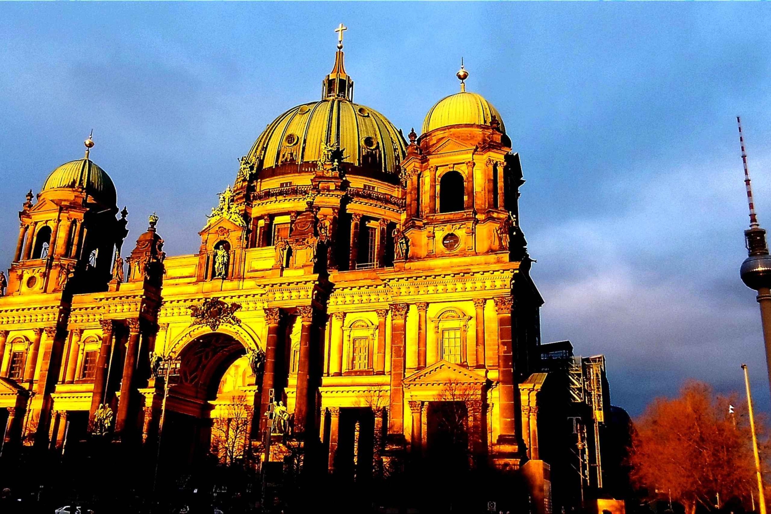 Berlín privado por la tarde/noche en minibús, con conductor y guía