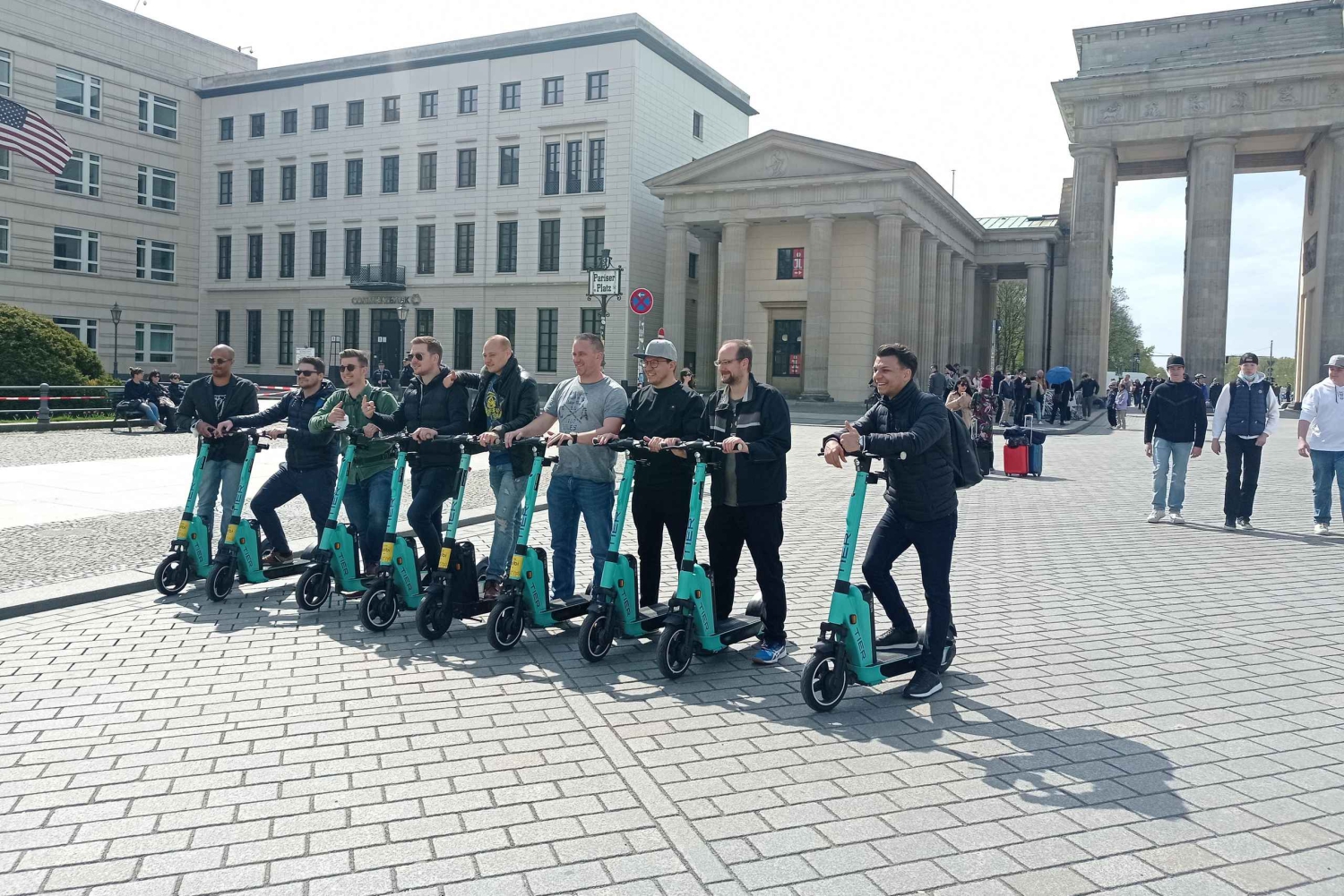 Selbstfahrende E-Scooter mit Guide in kleinen Gruppen