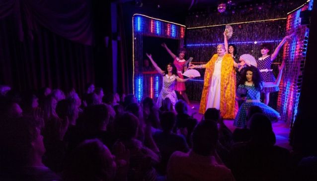 Theater im Keller - Travestieshow