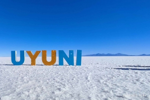 SALAR DE UYUNI:,retket majesteettiselle Uyunin suolatasangolle