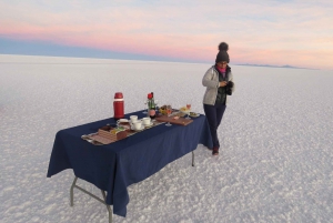Uyuni: Dagsutflykt till Salt Flats med hotellövernattning