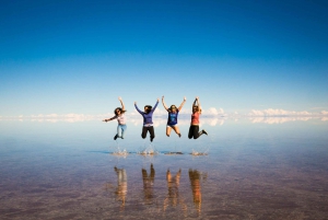 Uyuni: Salt Flats and Sunset Guided Tour with Lunch