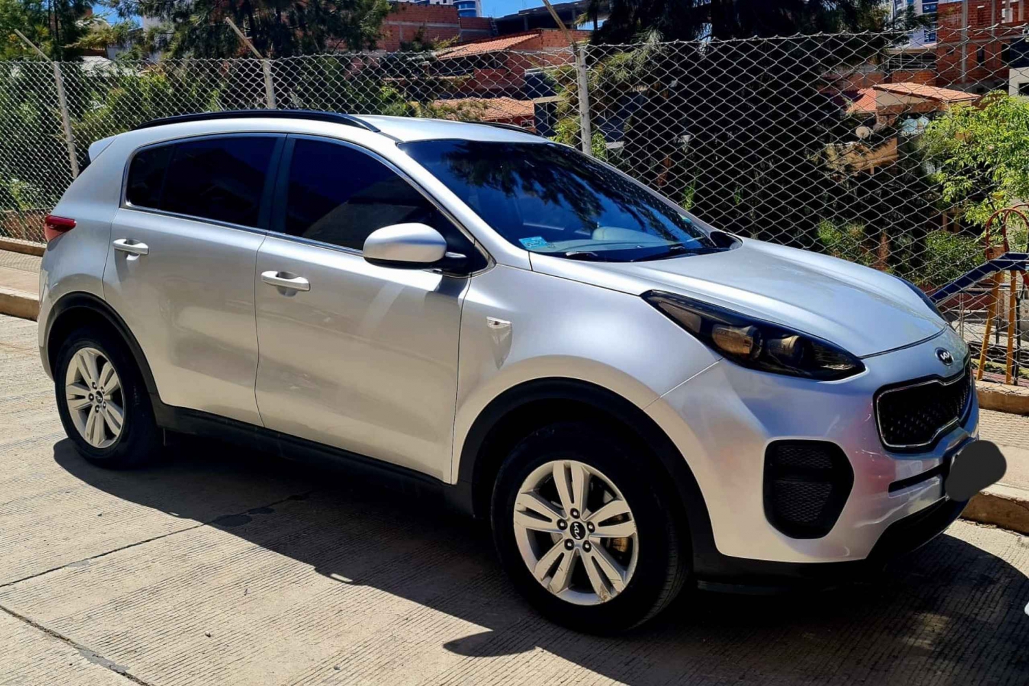 Uyuni: Transfer from Uyuni airport to Salt hotels.