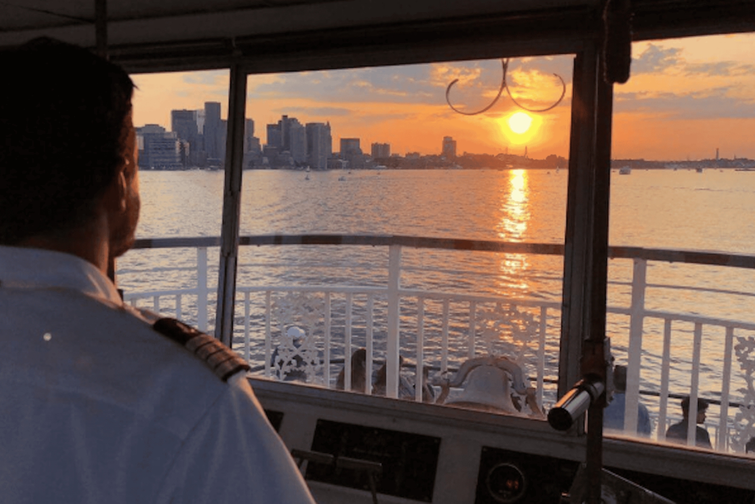 Boston Havn: Cruise ved fuldmåne med mulighed for champagne