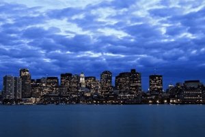 Boston Harbor: Full Moon Cruise with Champagne Option