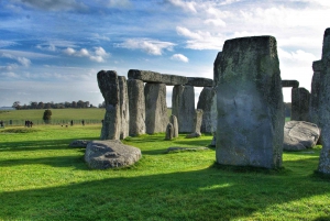 Da Cambridge: Tour guidato di un giorno a Bath e Stonehenge