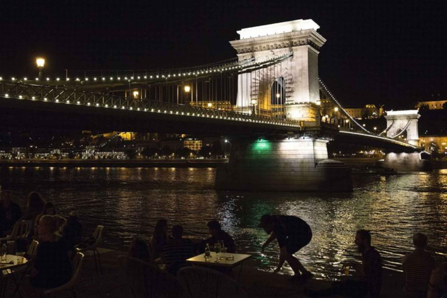 Budapest : dîner 3 plats et vin avec plusieurs arrêts photo