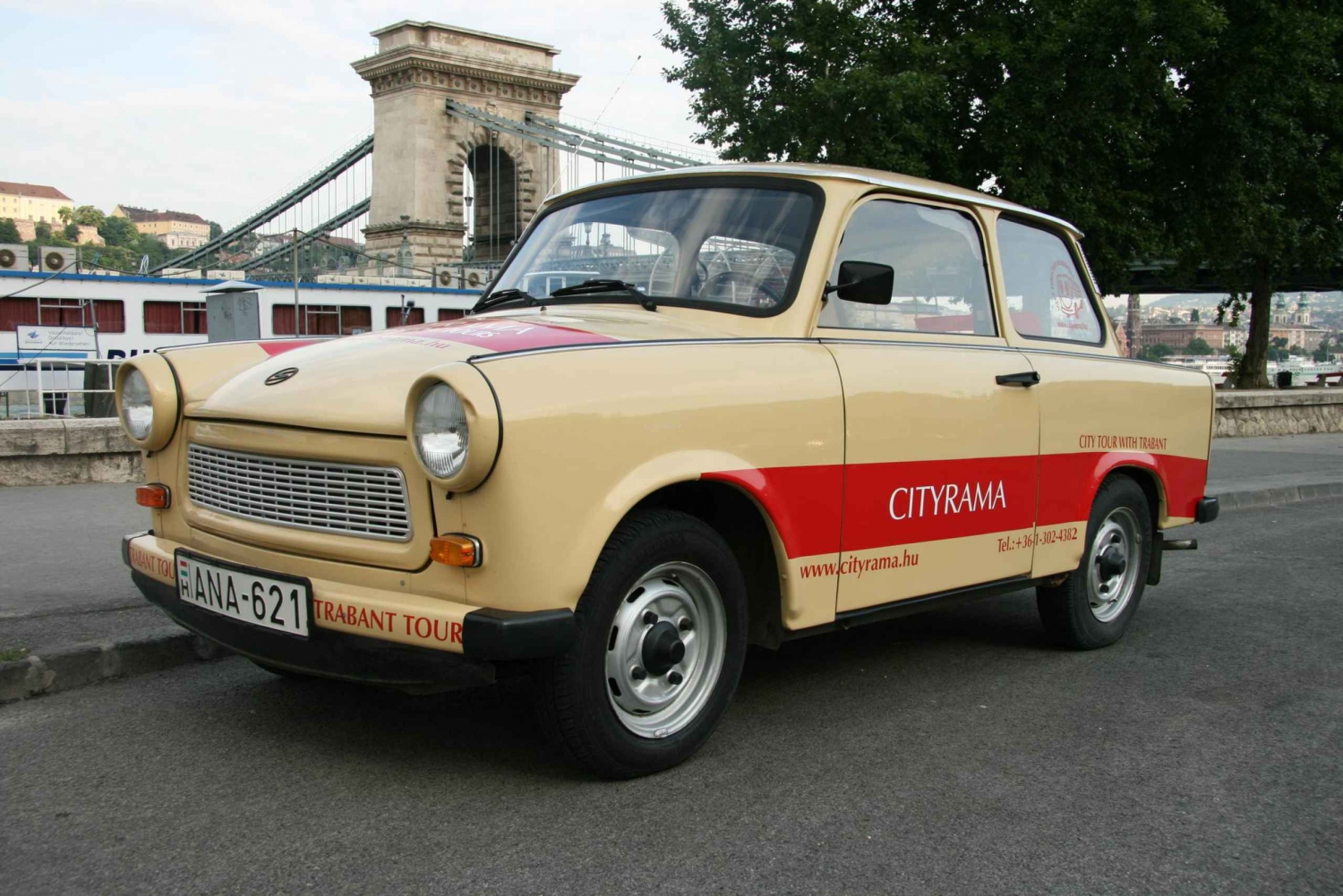 Budapest: 3-Hour Trabant Sightseeing Tour