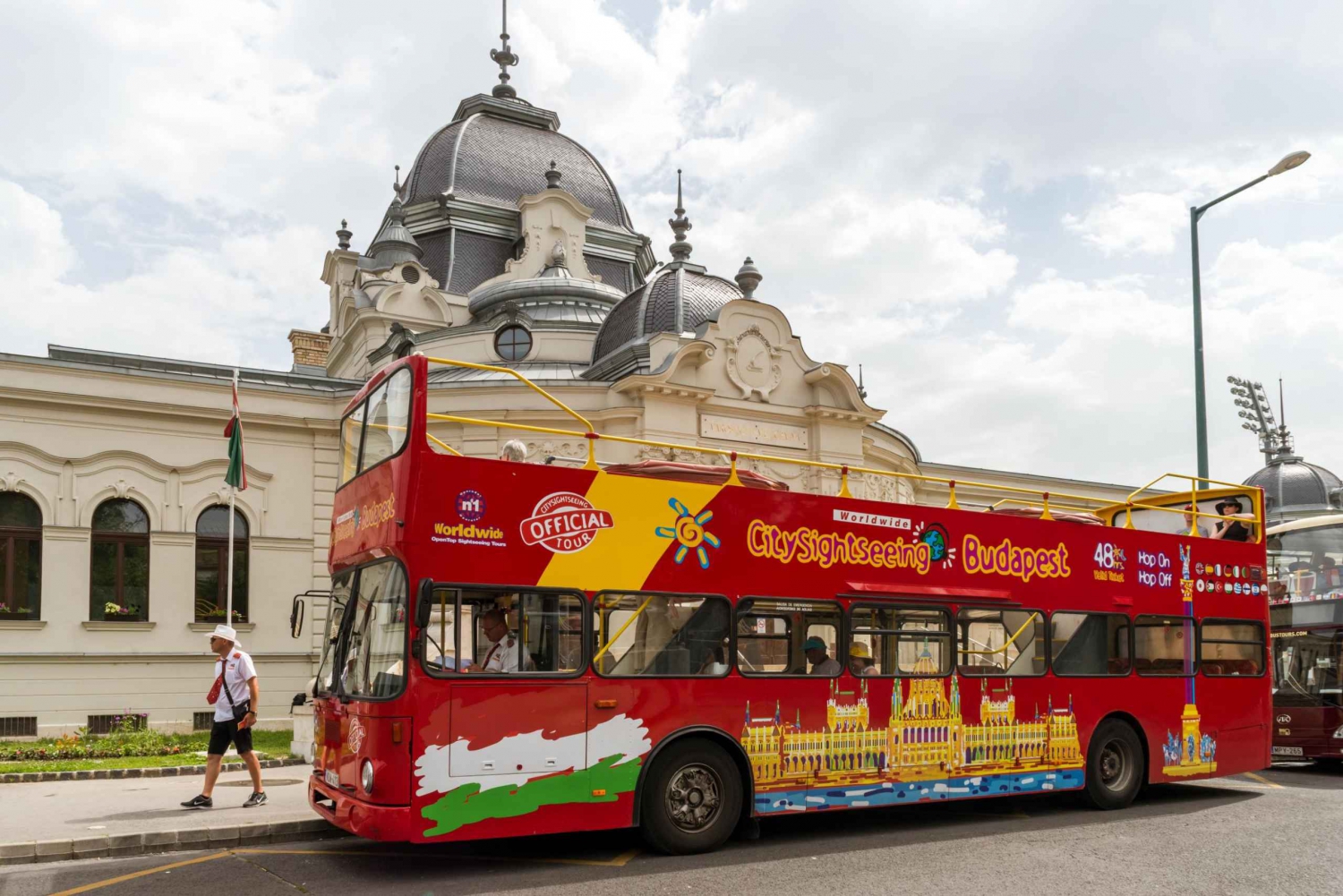 Budapest: Byrundvisning Hop på-/hop af-bustur og ekstramateriale