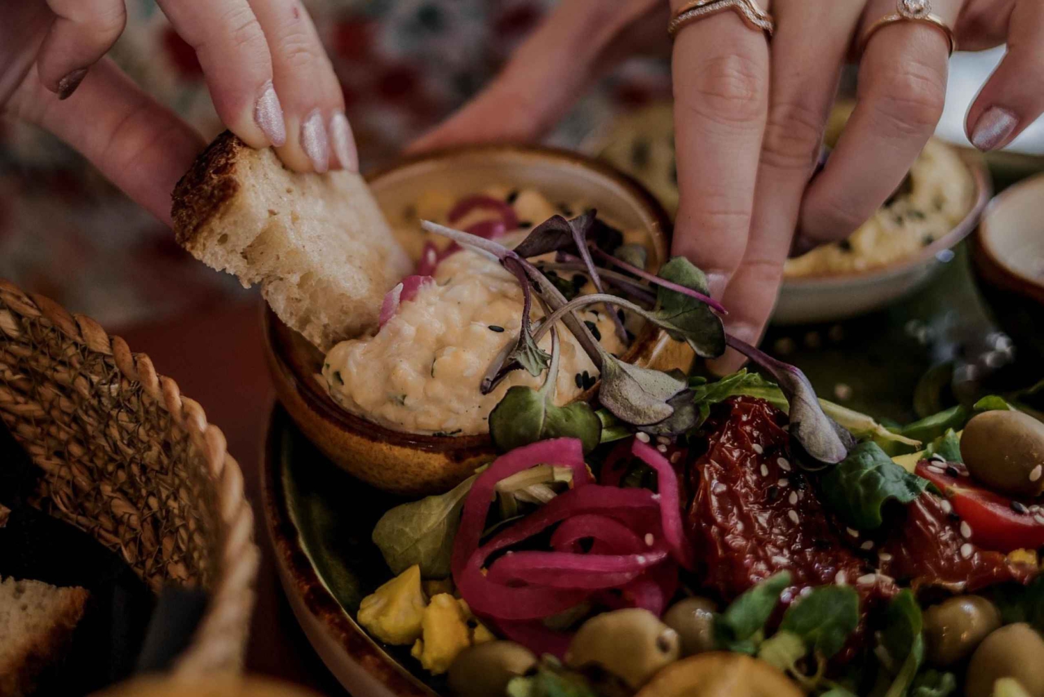 Budapeste: tábua de mezze com vinho e espumante à discrição
