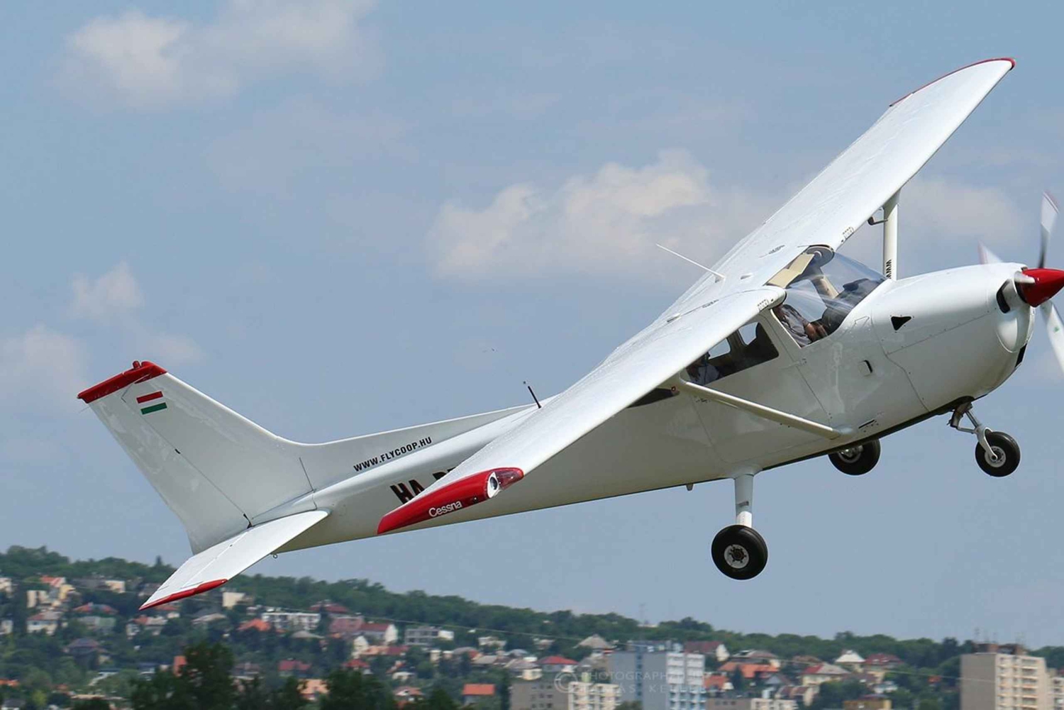 Budapest Sightseeing Flight with Cessna C172