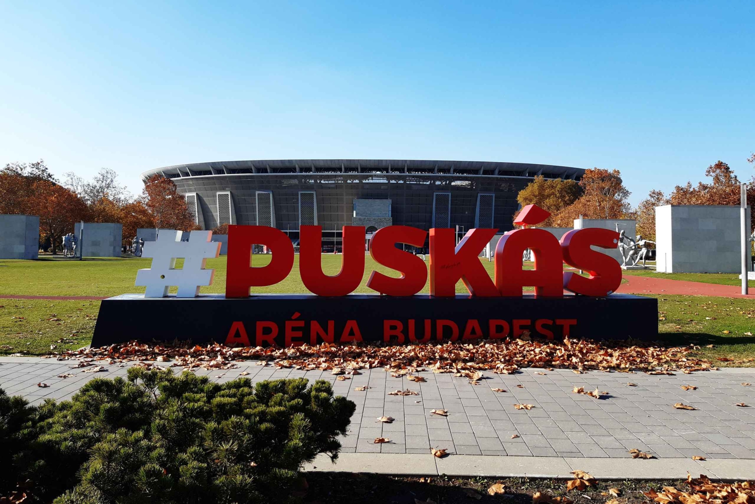 Budapest: Fußballtour mit ungarischer Volksmusik