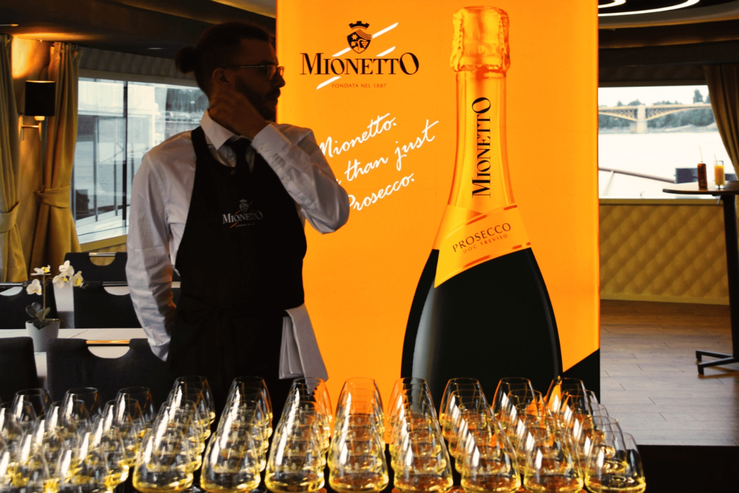 Budapest: Unbegrenzt Prosecco & Aperitivo auf der Sightseeing-Bootsfahrt