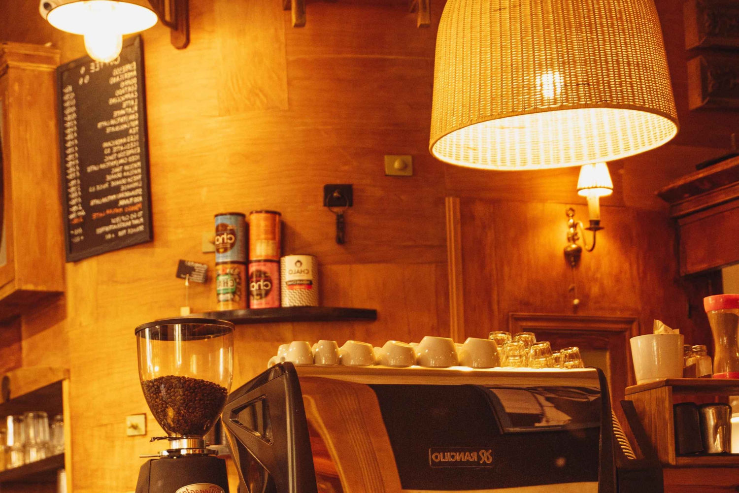 Visite des grands cafés de Budapest : histoire, photographie et dégustation