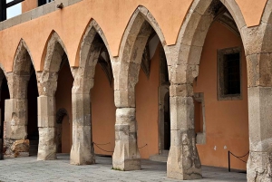 From Budapest: Guided Tour of Eger with Wine Tasting