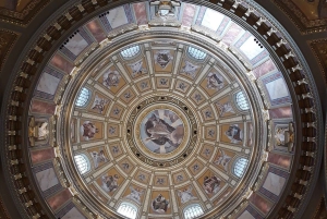 Tour zu den großen ungarischen Basiliken & Volksmusik