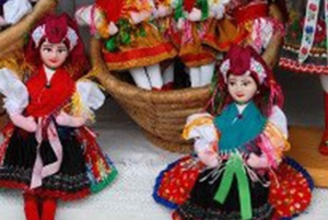 Hollókő Ethnographic Village: Day Tour from Budapest