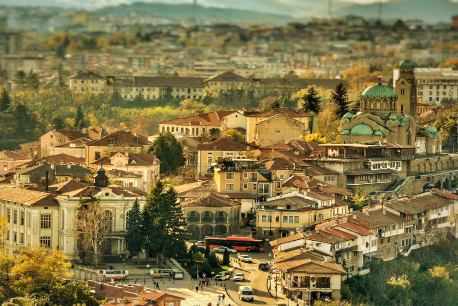 PREMIUM-TUR MED EN LILLE GRUPPE Bukarest-dagstur til Veliko Tarnovo