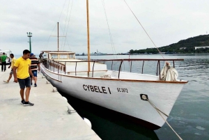 Nessebar: 4-Hour Boat Tour incl. Fishing, Lunch & Drinks