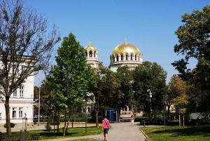 Kävelyretki: Sofian varjoisat kadut