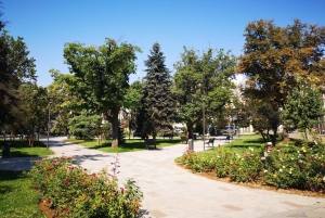 Kävelyretki: Sofian varjoisat kadut