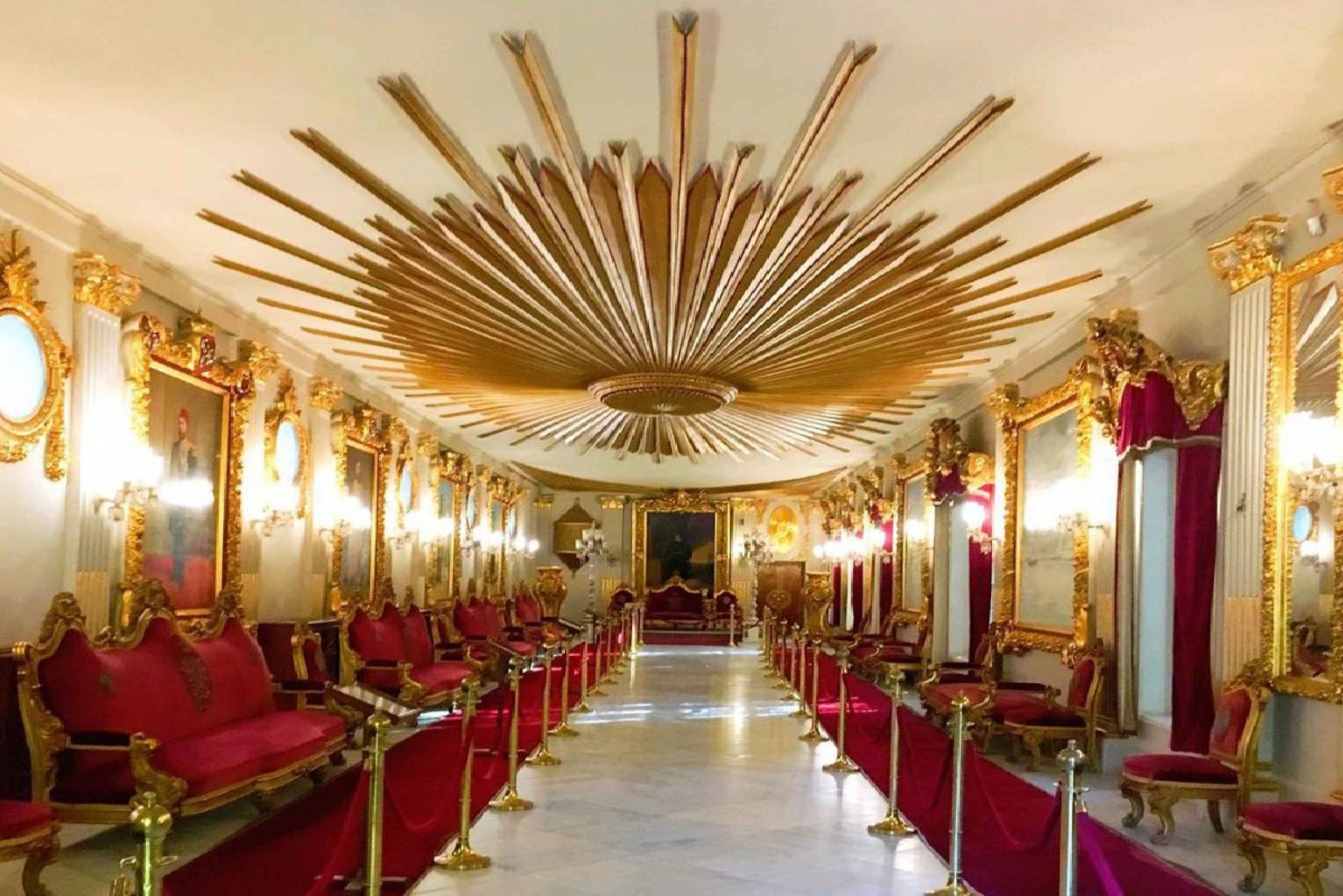 Kairo: Nilometeret, Manial-paladset, De dødes by med felucca