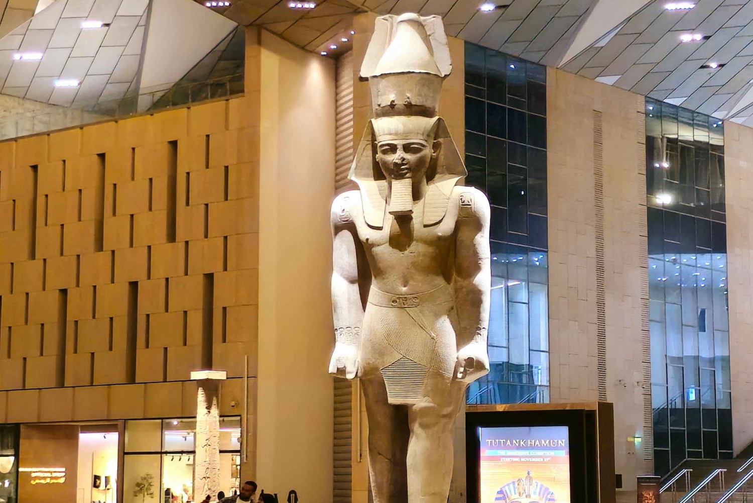 Il Cairo: Biglietto per il Grande Museo Egizio con guida e trasferimento opzionali. Guida e trasferimento