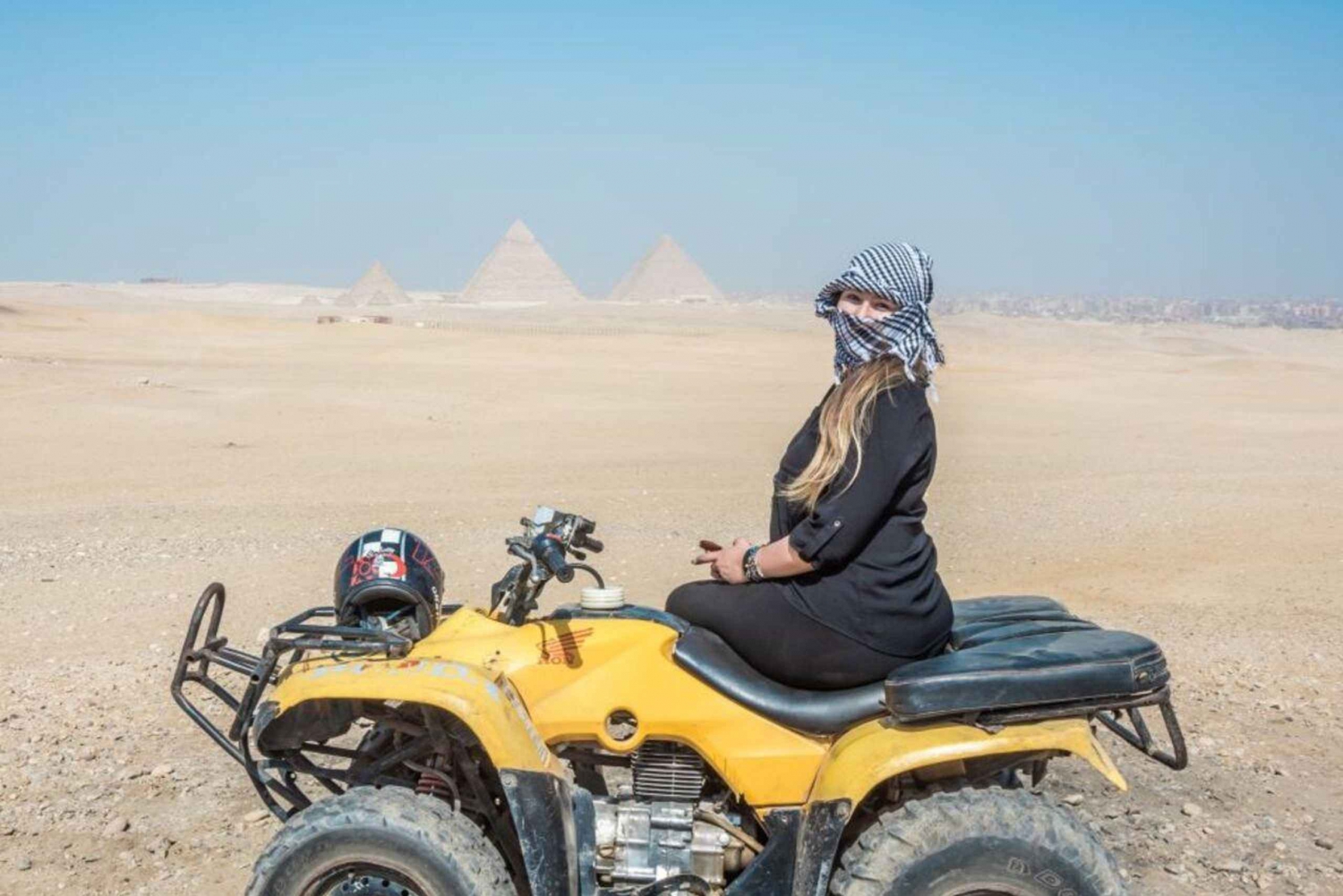 Il Cairo: Piramidi, giro in cammello, tour dello shopping con opzione ATV