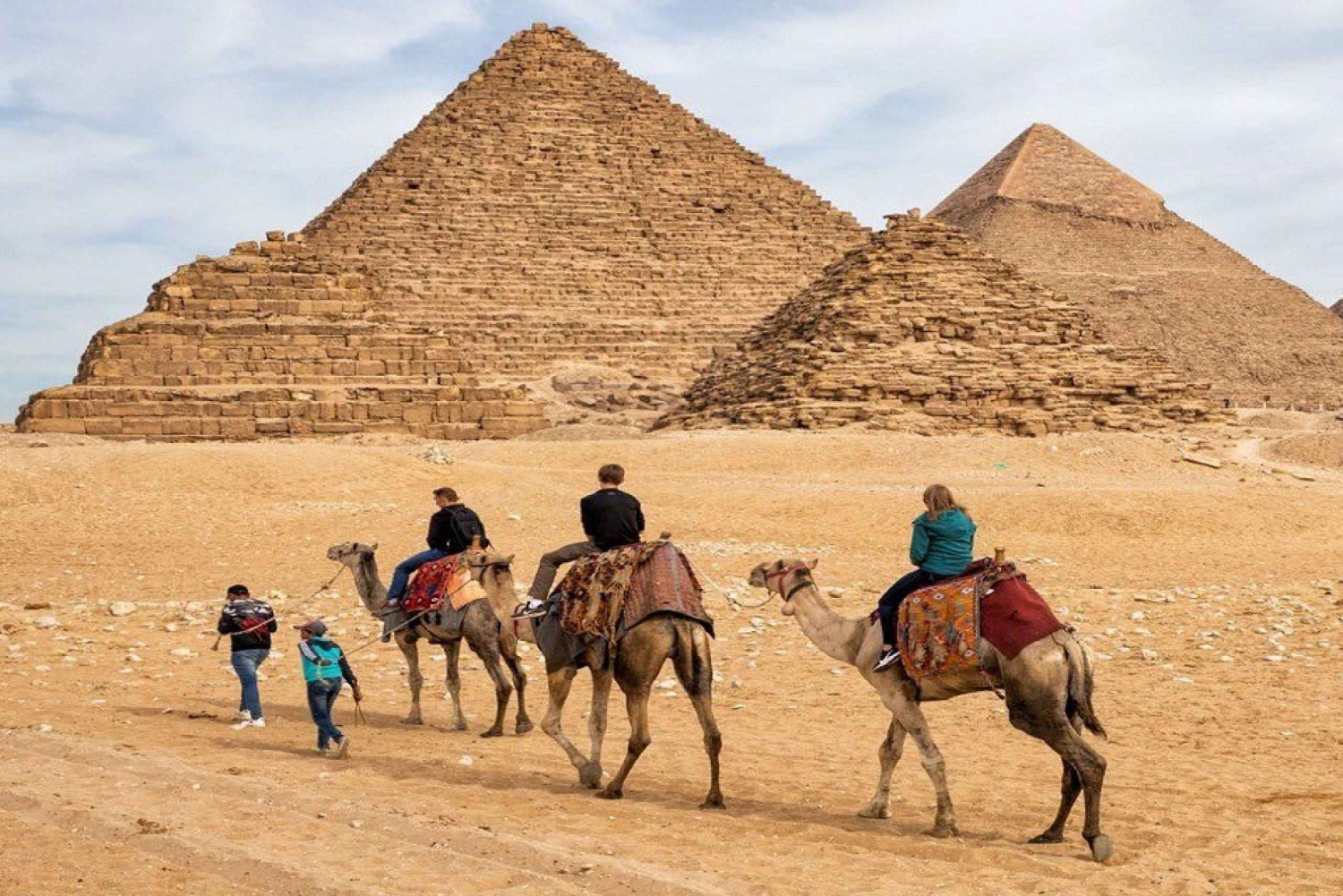Cairo: Fælles halvdagstur til pyramiderne i Giza &guide