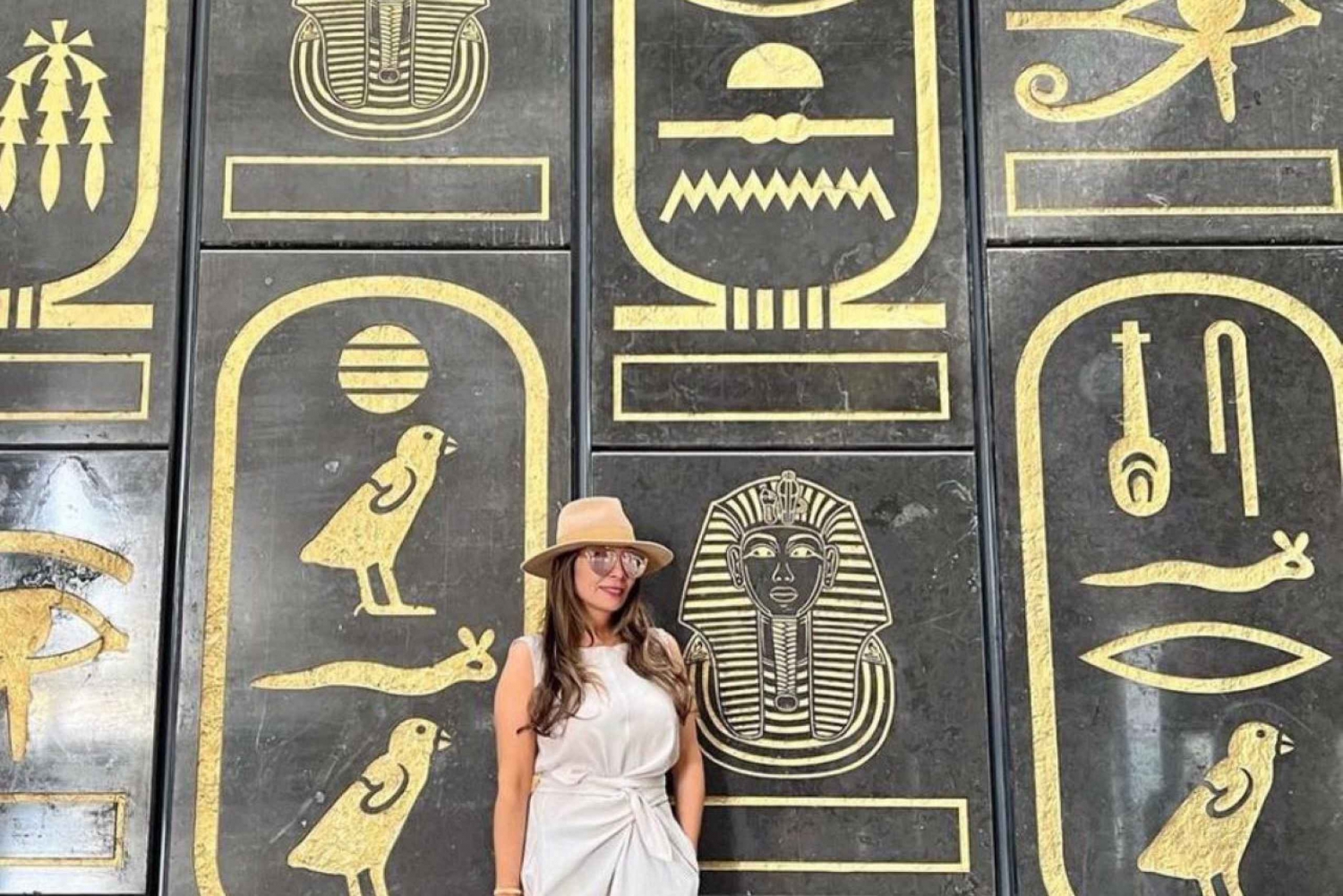 Kvindelig guide til pyramiderne, sfinksen og det store egyptiske museum (GEM)