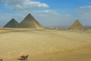 Fra El Sokhna Havn: Besøg ved pyramiderne i Giza og frokostkrydstogt på Nilen